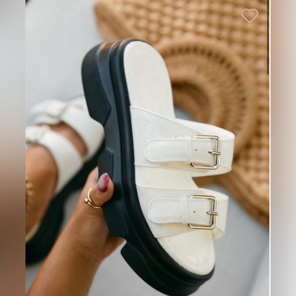 NEW ,MISS LOLA -SIZE 7 STYLISH SLIP-ON PLATFORM SANDALS WITH ADJUSTABLE  FIT